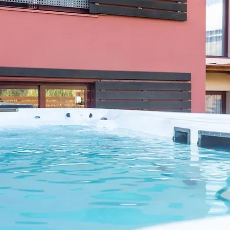 Rosa Benahavis * Estepona